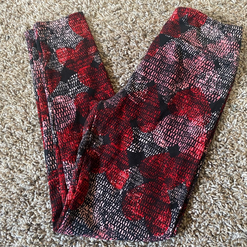 Lularoe Leggings; Heart theme- great for Valentine’s Day, OS